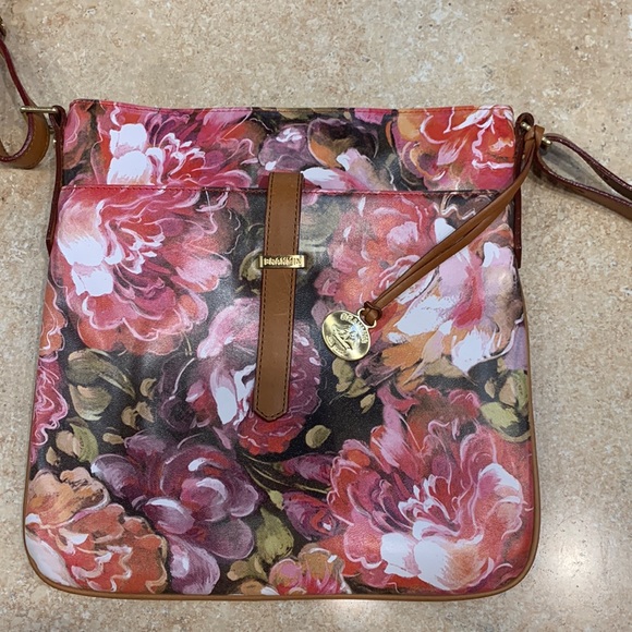 Brahmin Handbags - 🌷Floral Brahmin Crossbody🌷